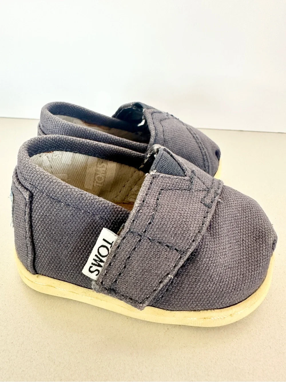 Tiny Toms Alpargata Shoes Size 2